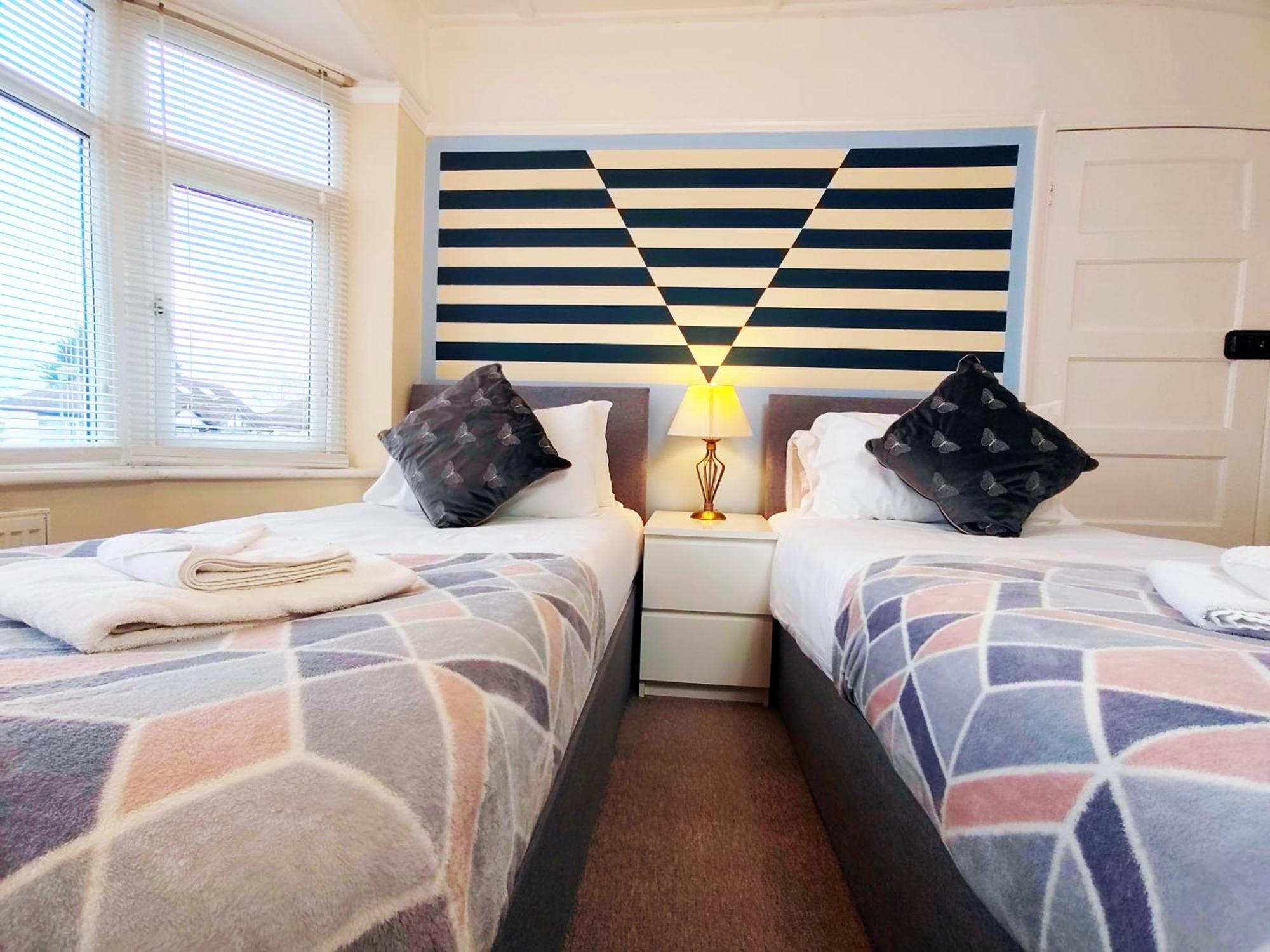 Epicsa - 3 Bedroom Family & Corporate Stay, Garden And Free Parking Holiday home Cambridge (Cambridgeshire)